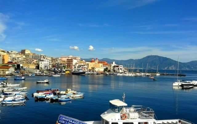 La Via Del Mare Bed & Breakfast ตอร์เรเดลเกรโค ภายนอก รูปภาพ